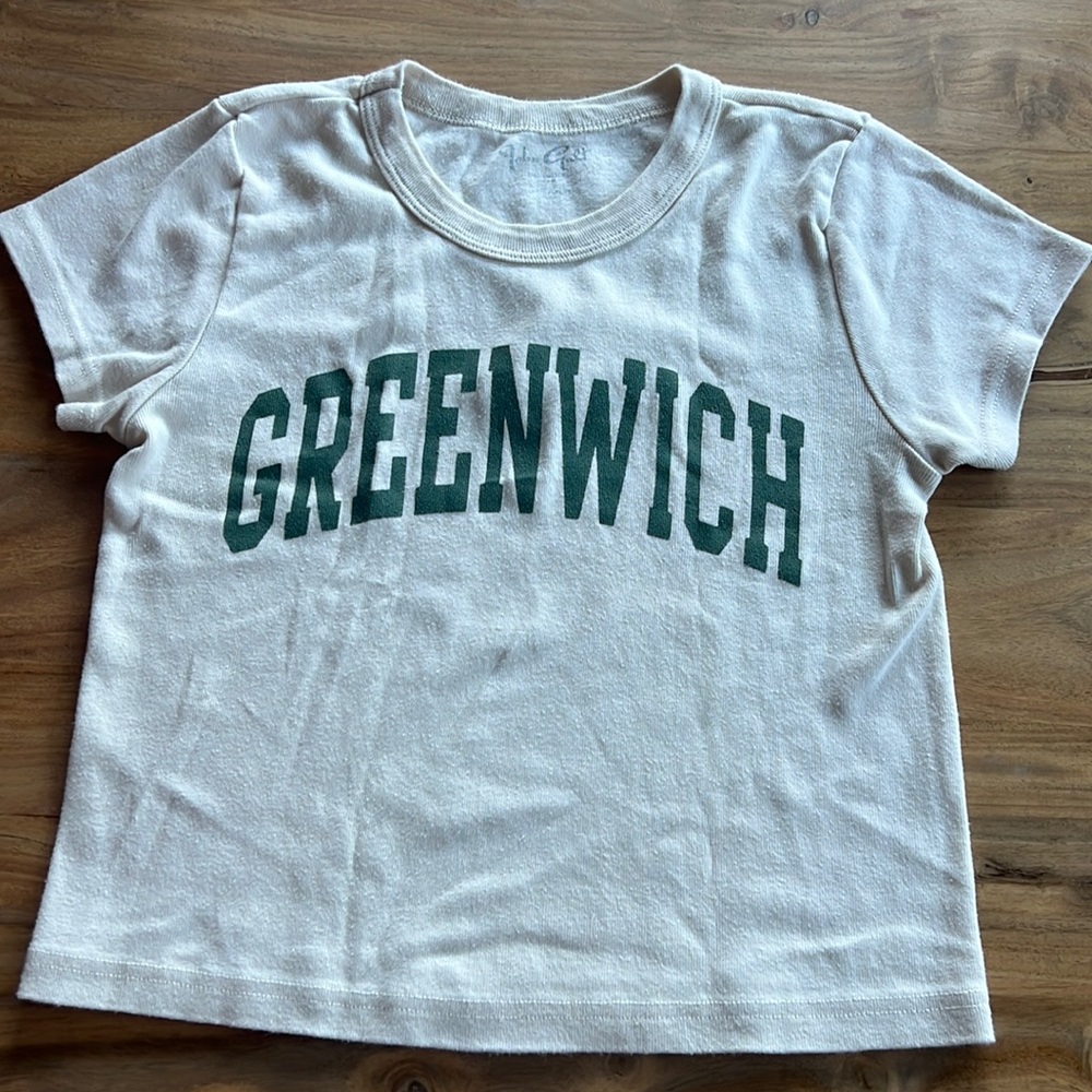 Baby tee cropped shirt beige and green